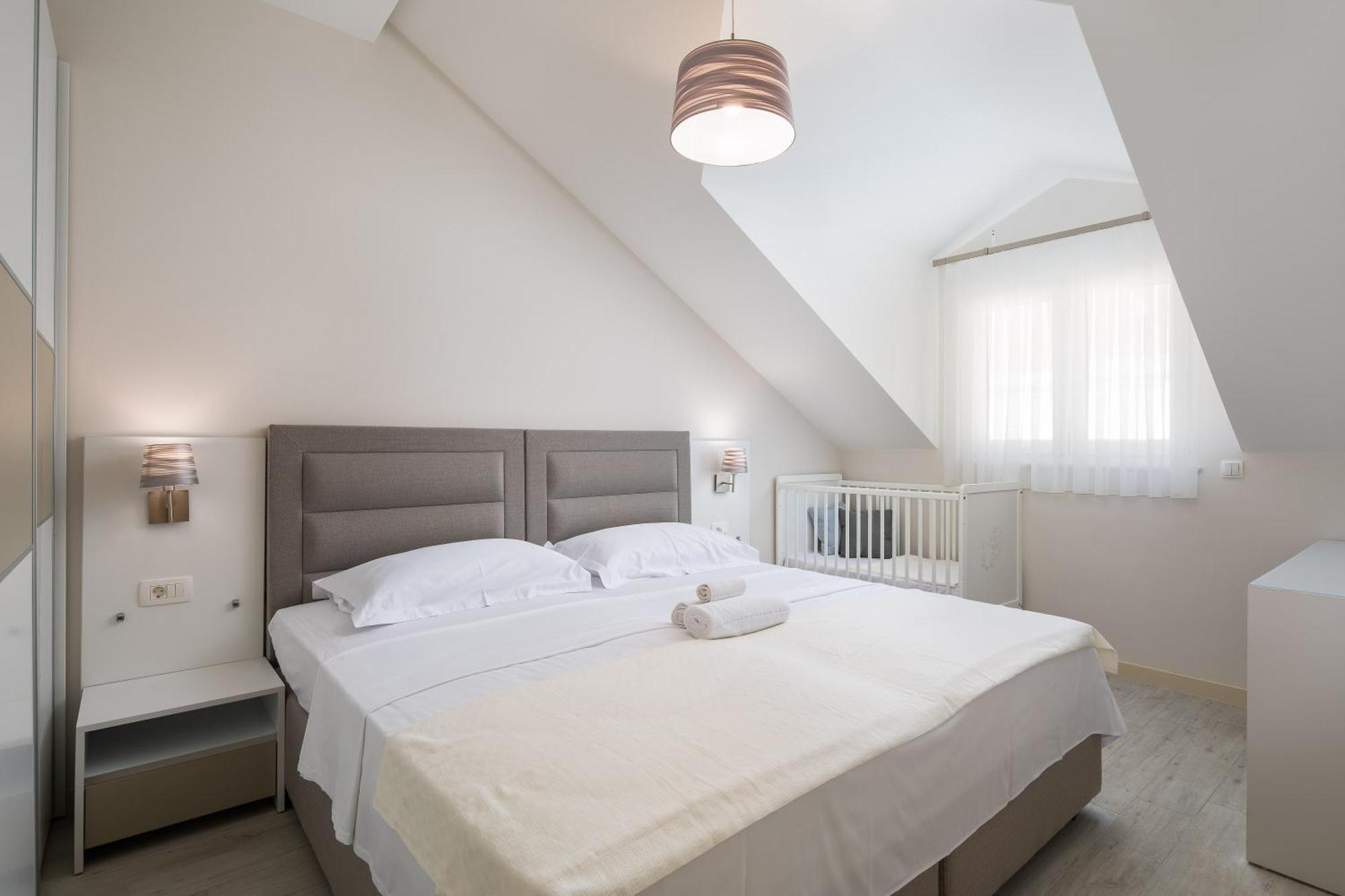 Potter - Penthouse With Sea View & 2 Parking Places Promajna Exterior foto