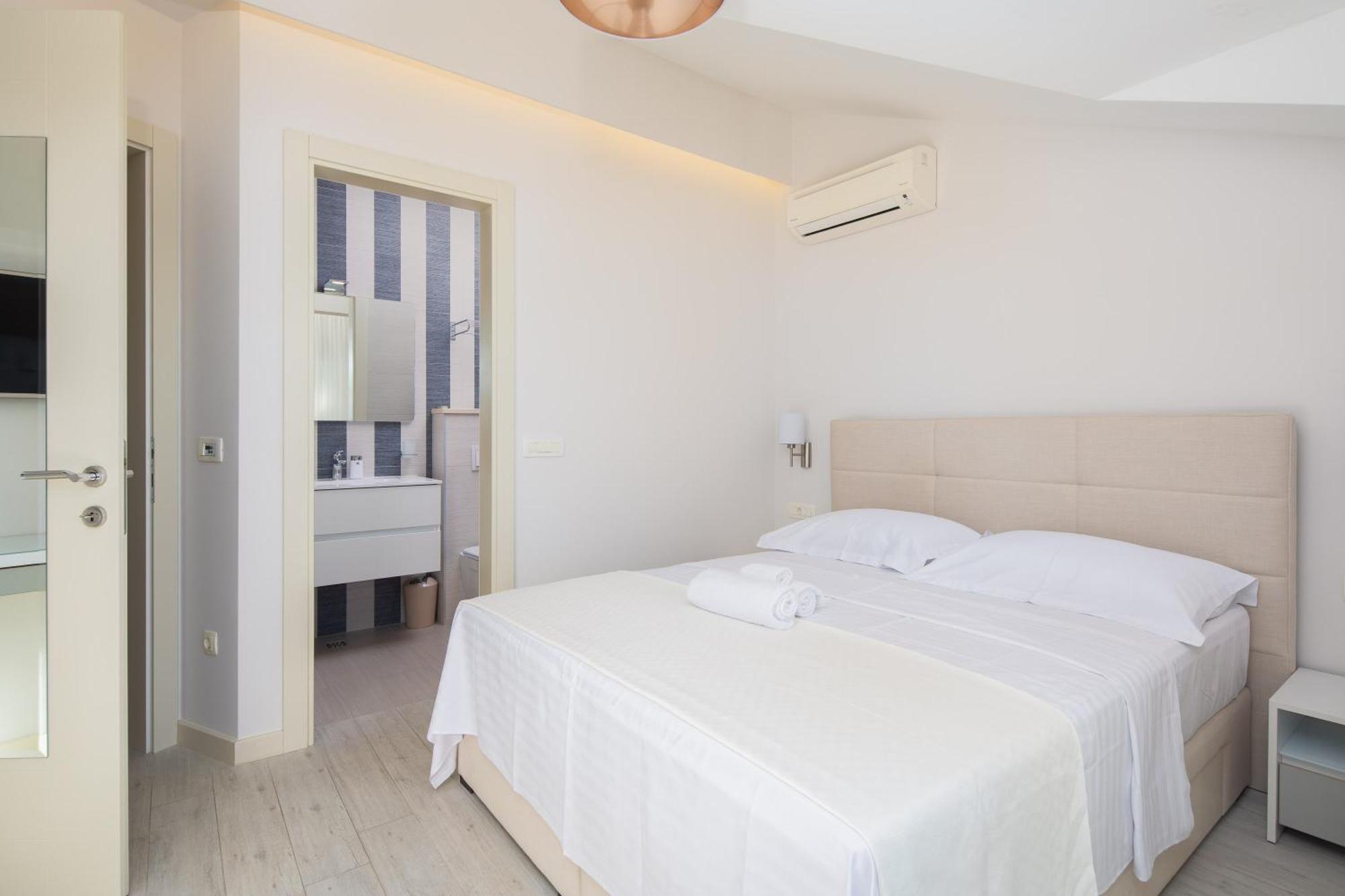 Potter - Penthouse With Sea View & 2 Parking Places Promajna Exterior foto