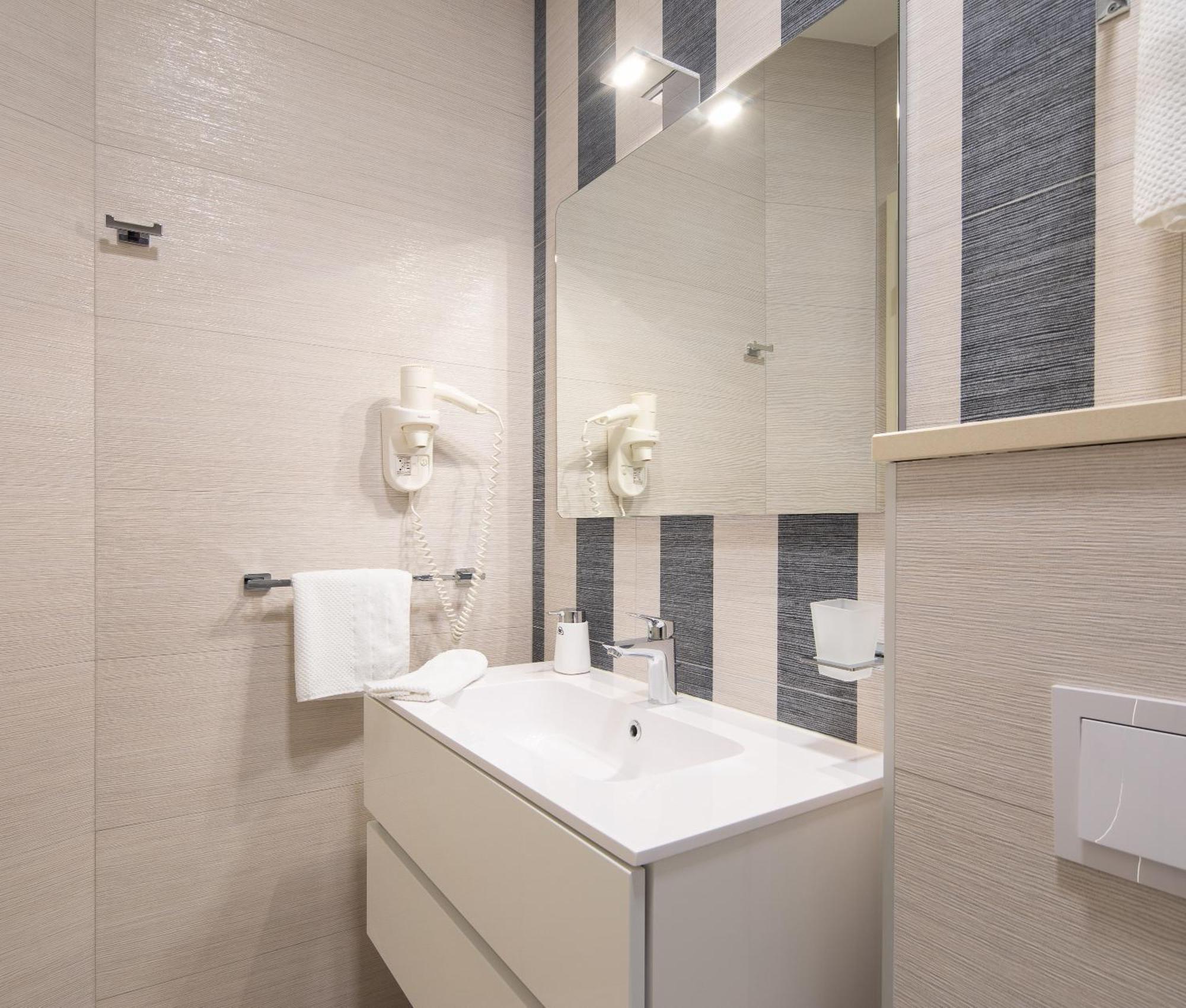 Potter - Penthouse With Sea View & 2 Parking Places Promajna Exterior foto